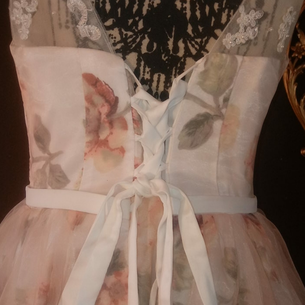 Gorgeous custom made gown - Picture 8 of 14